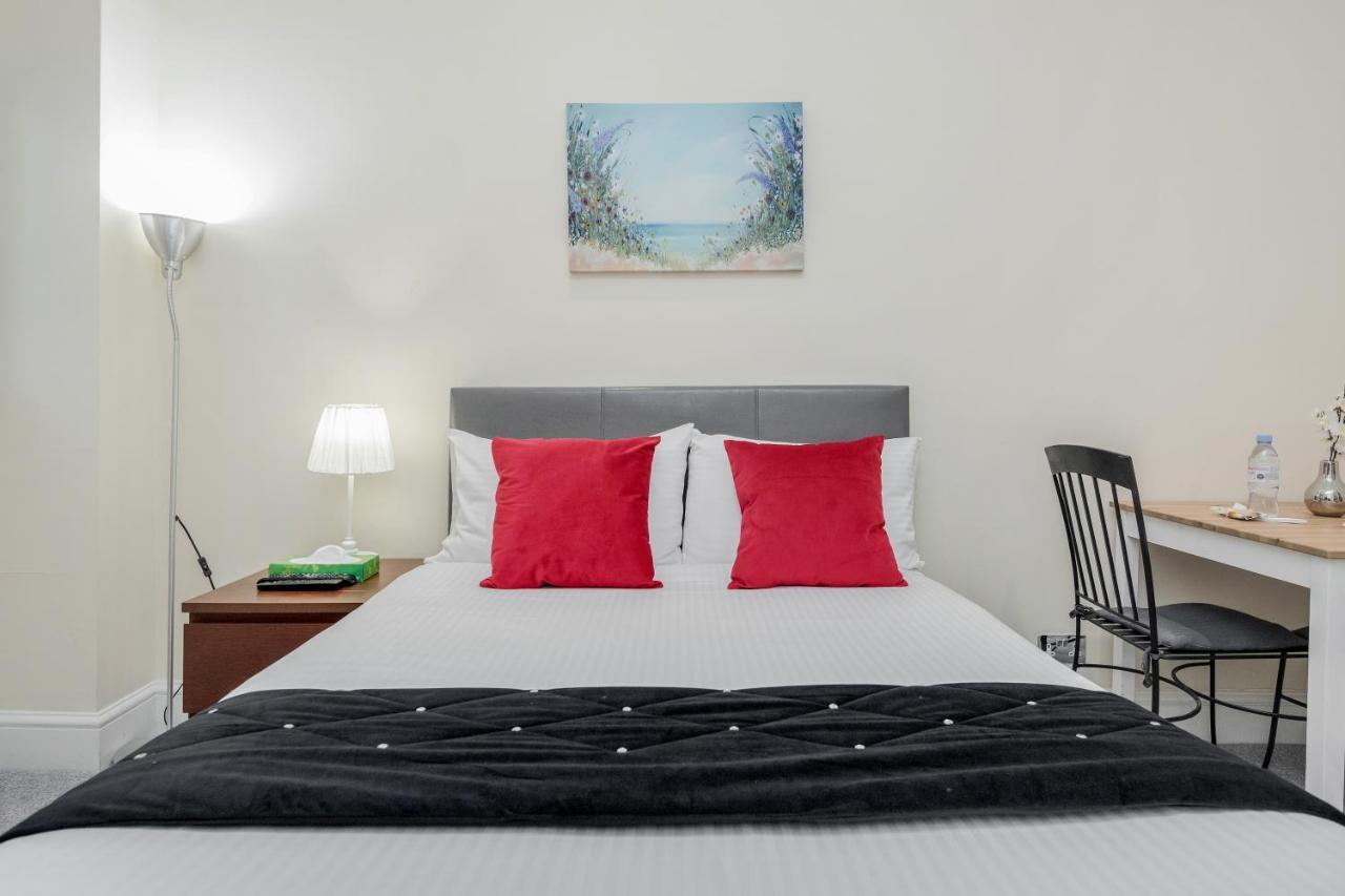Oxford Street Homestay London Exterior photo
