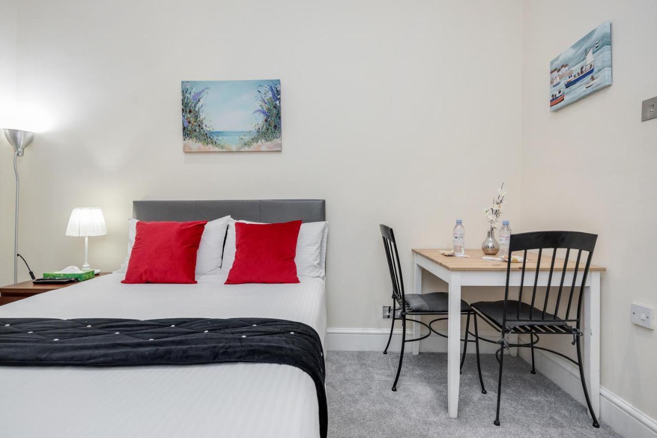 Oxford Street Homestay London Exterior photo
