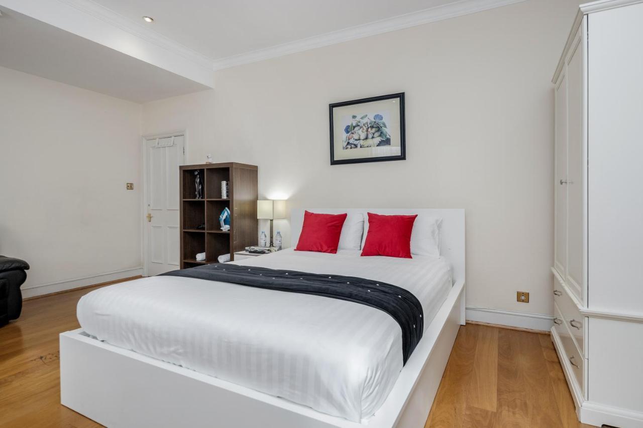 Oxford Street Homestay London Exterior photo