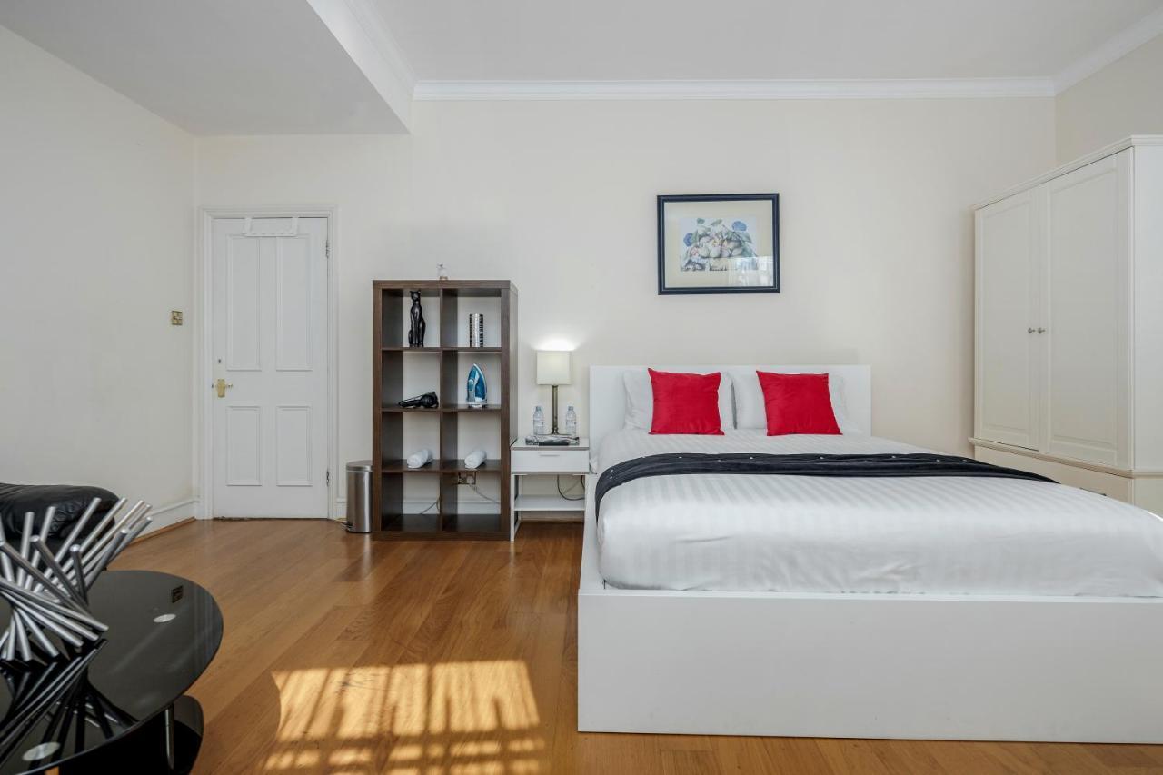 Oxford Street Homestay London Exterior photo