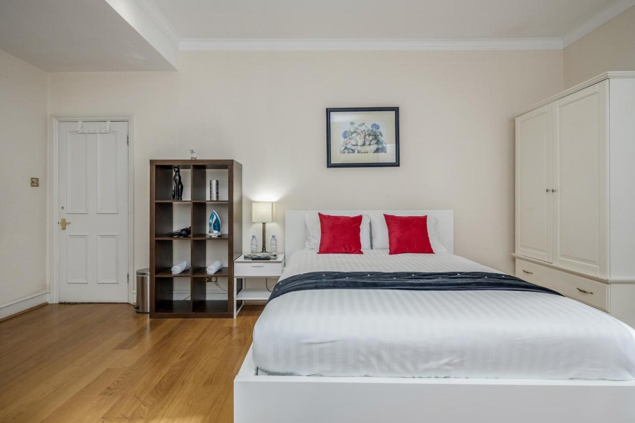 Oxford Street Homestay London Exterior photo