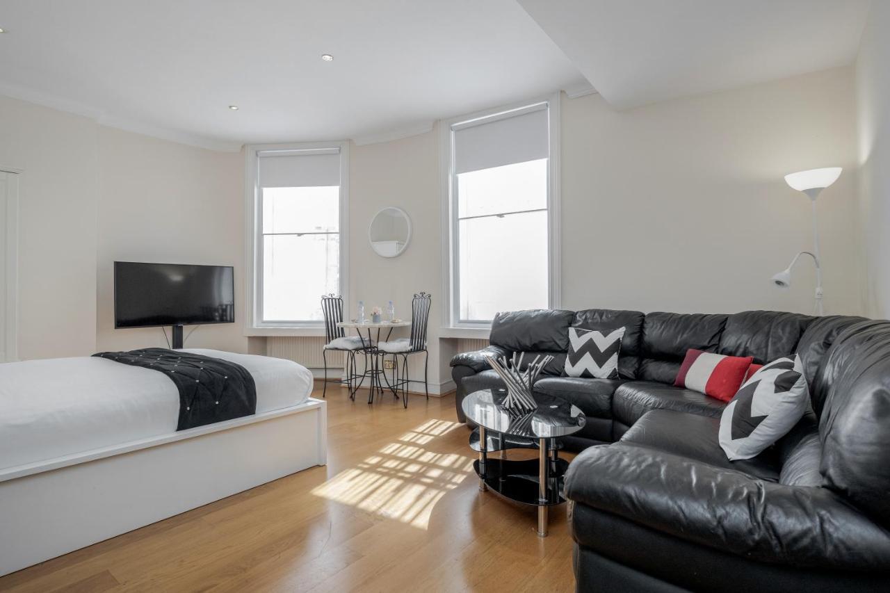 Oxford Street Homestay London Exterior photo