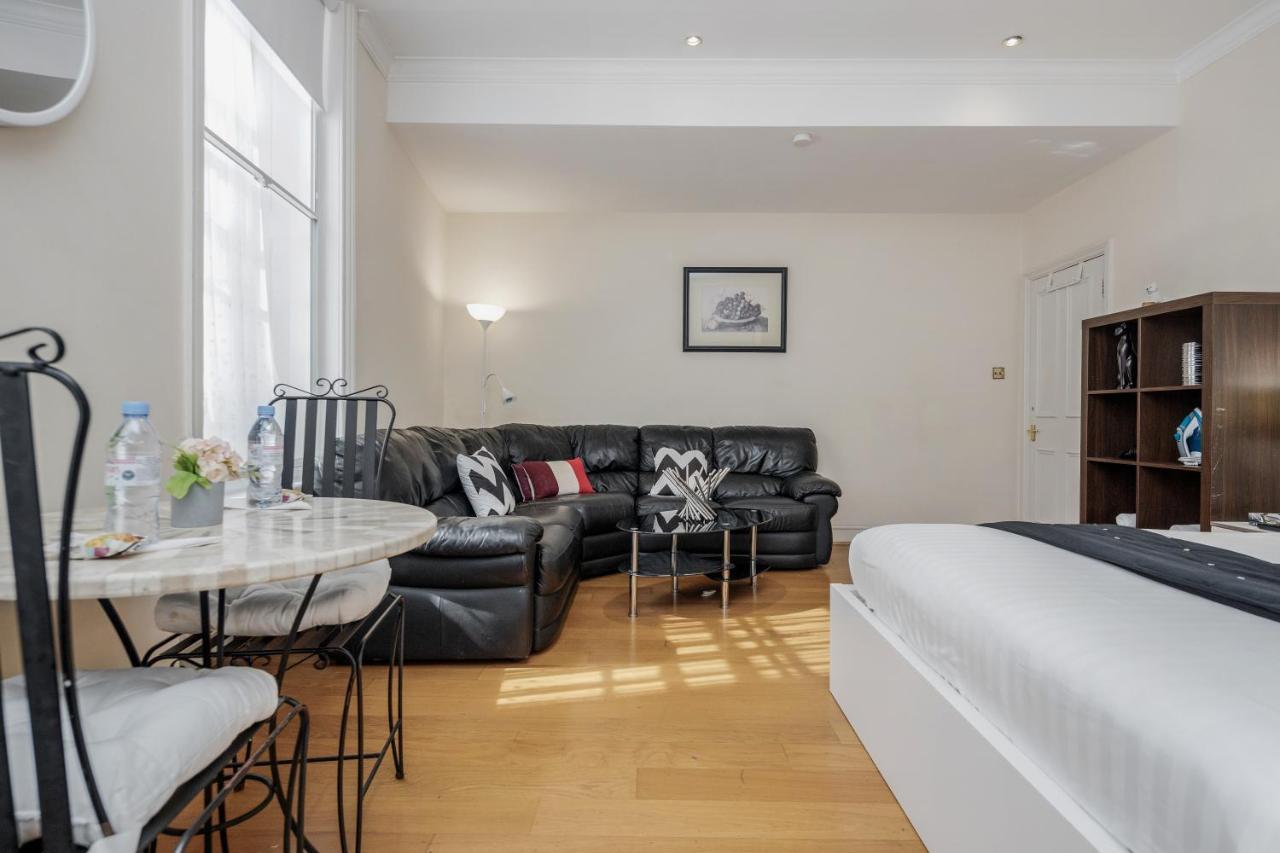 Oxford Street Homestay London Exterior photo