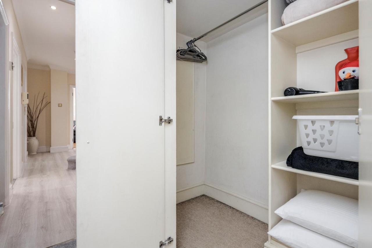 Oxford Street Homestay London Exterior photo
