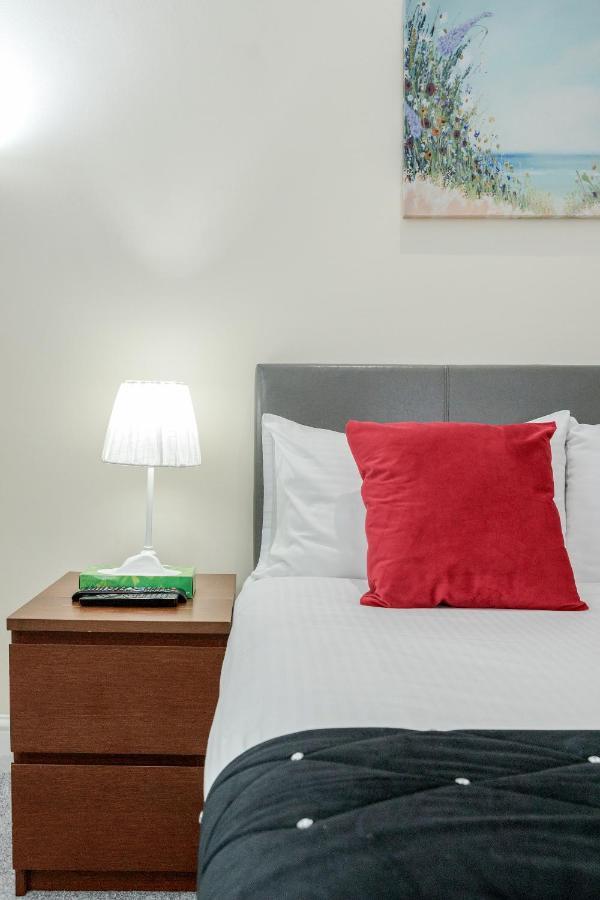 Oxford Street Homestay London Exterior photo